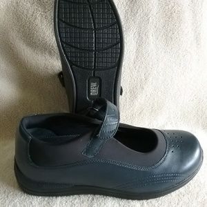 Size 9ww Drew Rose leather shoes